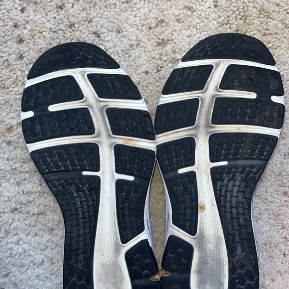 Asics Running Shoes - Picture 5 of 8